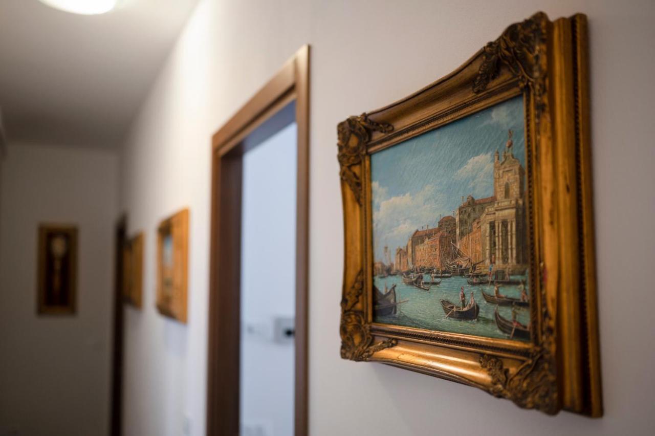 Hotel Ca' Degli Specchieri Venecia Exterior foto