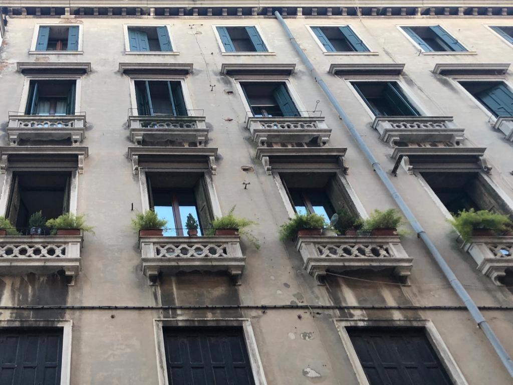 Hotel Ca' Degli Specchieri Venecia Exterior foto
